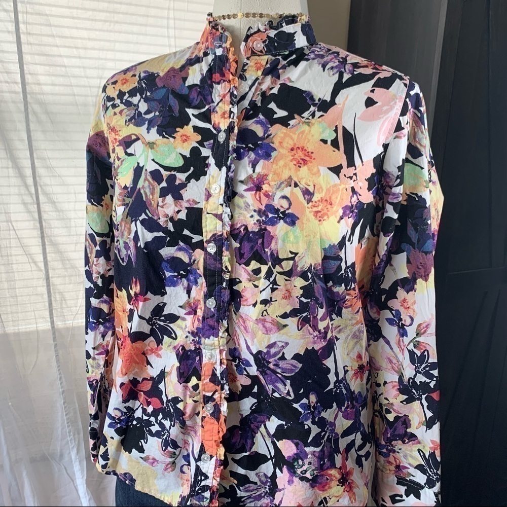Signature Collection floral button down band collar ruffle trim medium - Picture 8 of 8